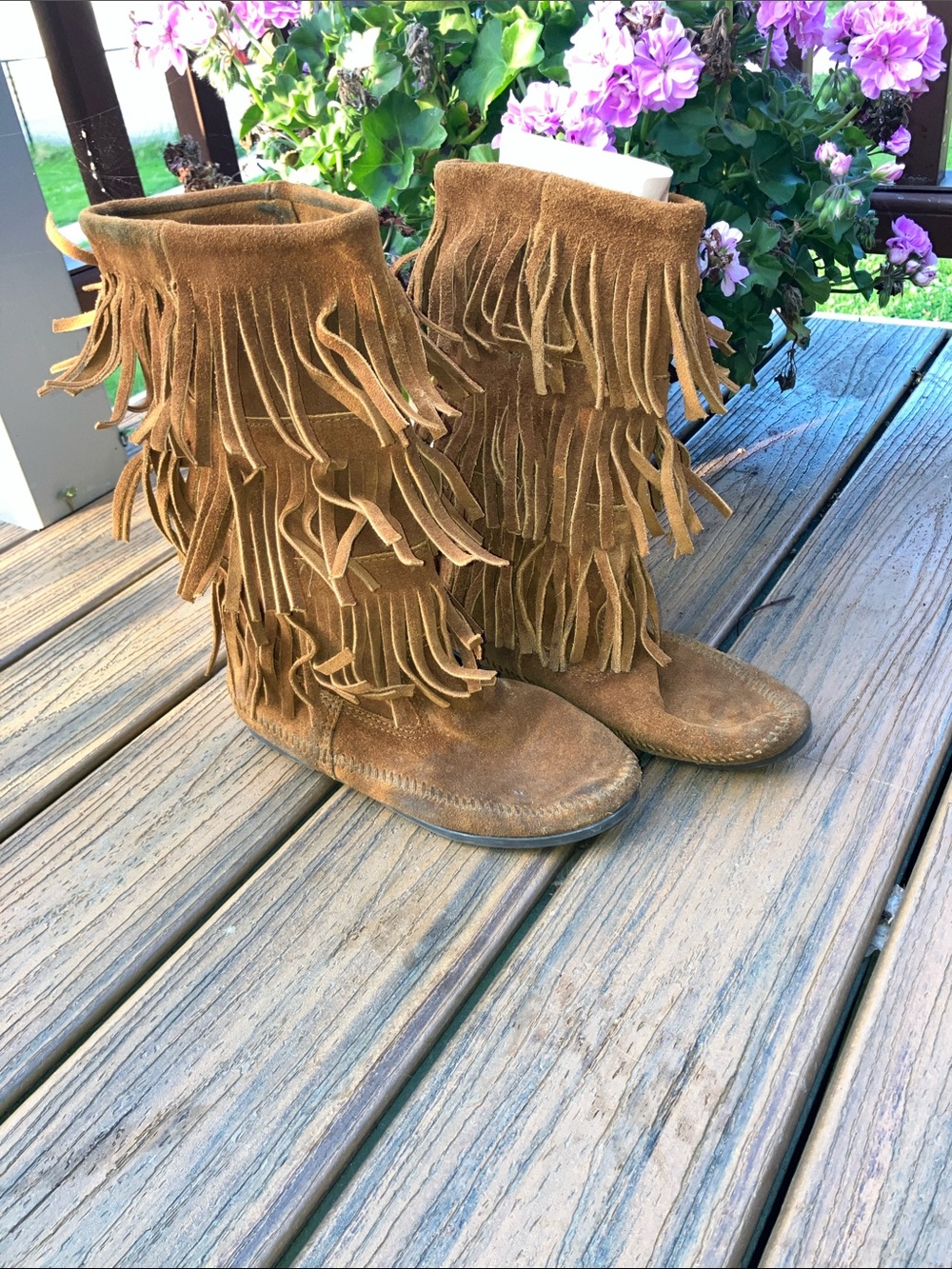 MINNETONKA TRIPLE FRINGE NATIVE BOHO MOCCASIN BOOT